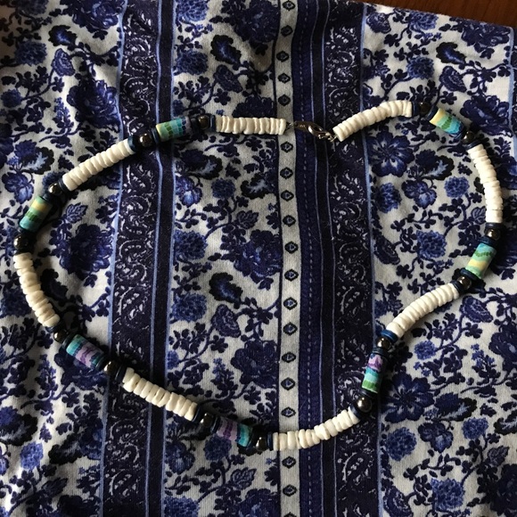Jewelry - Shell Beaded necklace